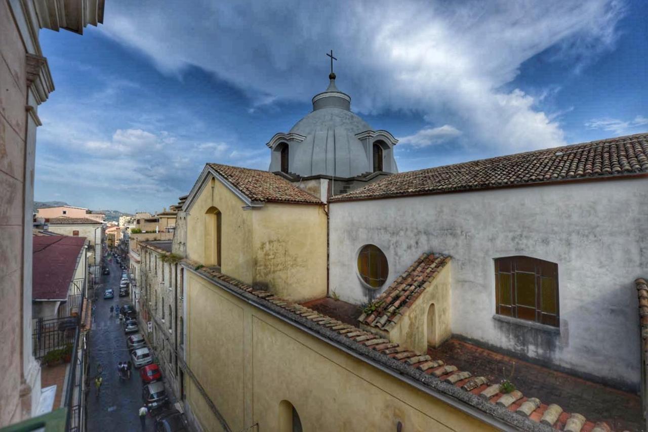 Domus D'Angelo B&B Formia Luaran gambar
