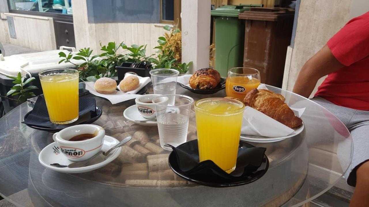 Domus D'Angelo B&B Formia Luaran gambar